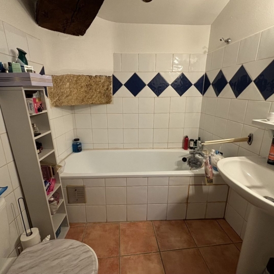  Annonces ARAMON : Appartement | REMOULINS (30210) | 37 m2 | 492 &euro; 