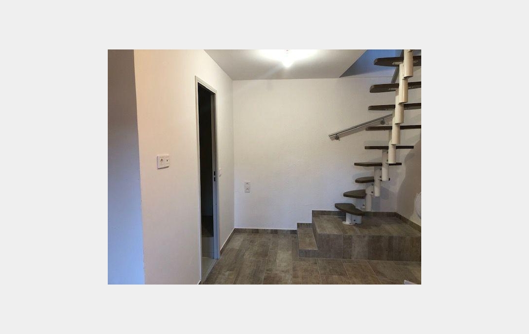 Annonces ARAMON : Apartment | SAINT-HILAIRE-D'OZILHAN (30210) | 39 m2 | 510 € 