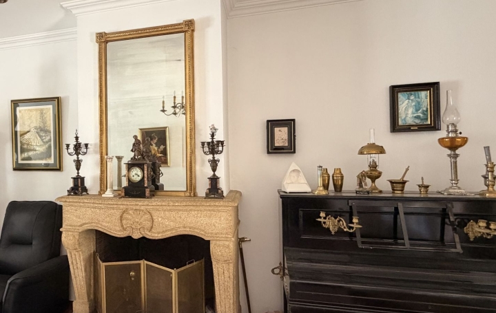  Annonces ARAMON Maison / Villa | REMOULINS (30210) | 220 m2 | 260 000 € 